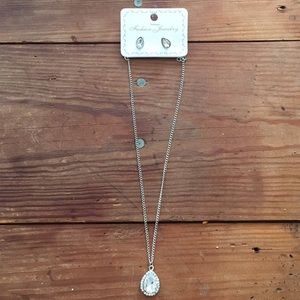 NWT Crystal Earring and Necklace Set
